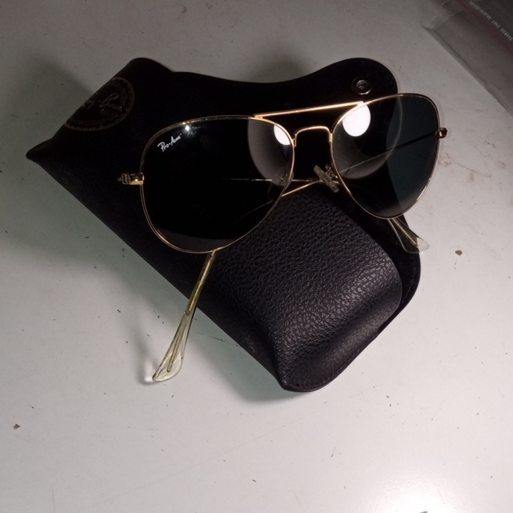 Ray-Ban Classic Gold Sunglasses